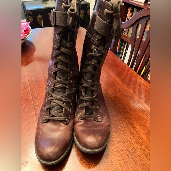 Timberland boots.  Size 10 - Picture 4 of 10